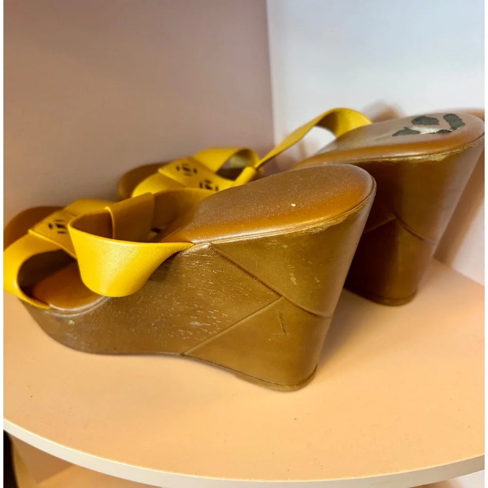 Contessa Yellow‎ Leather Laser Cut T-Strap Platform Wedge Sandals Size 8M Italy